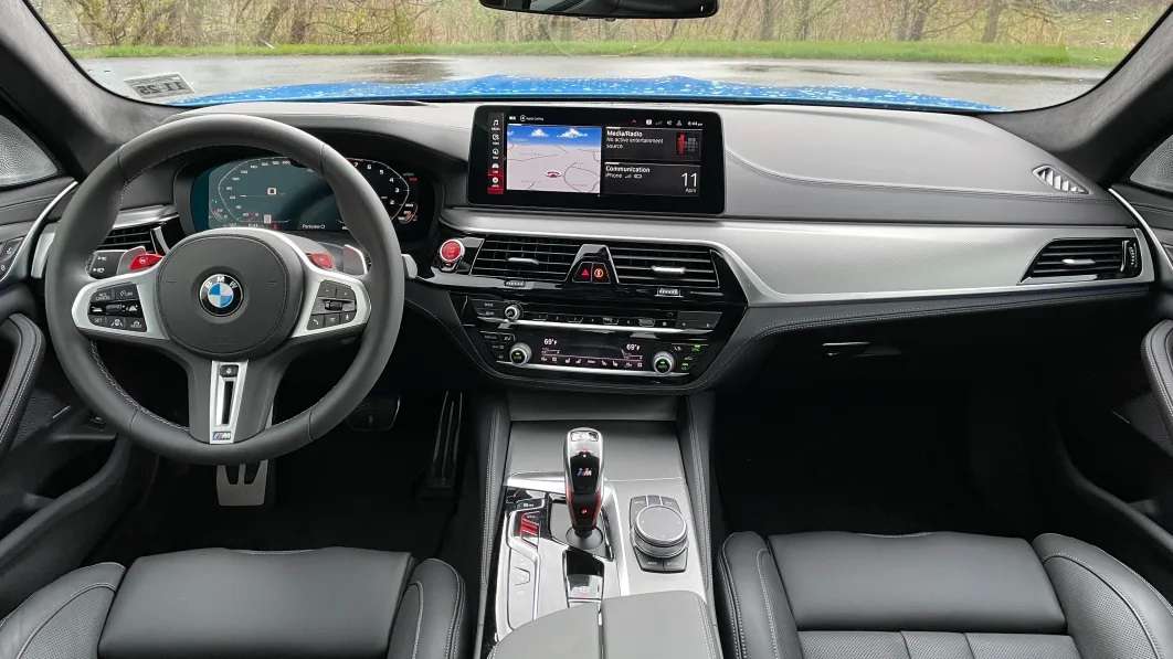 BMW 8기통 VS 삼각별 6기통   썸네일