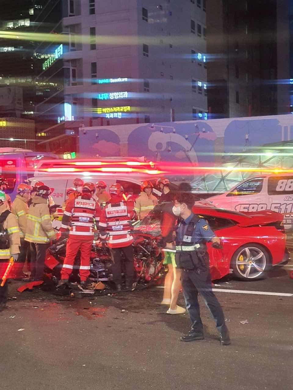 어제자 강남역 페라리 교통사고 썸네일
