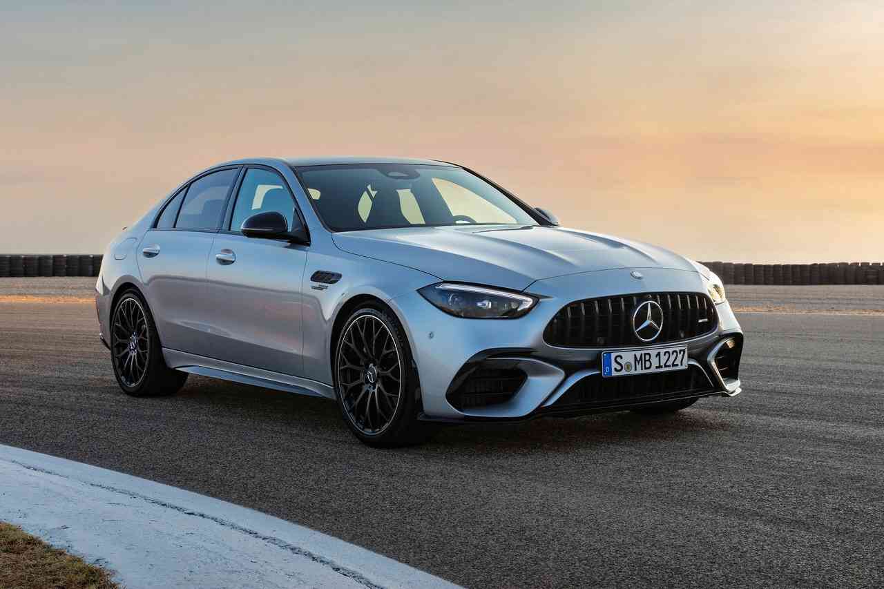 2023 메르세데스 벤츠 AMG C 63 S 퍼포먼스 썸네일