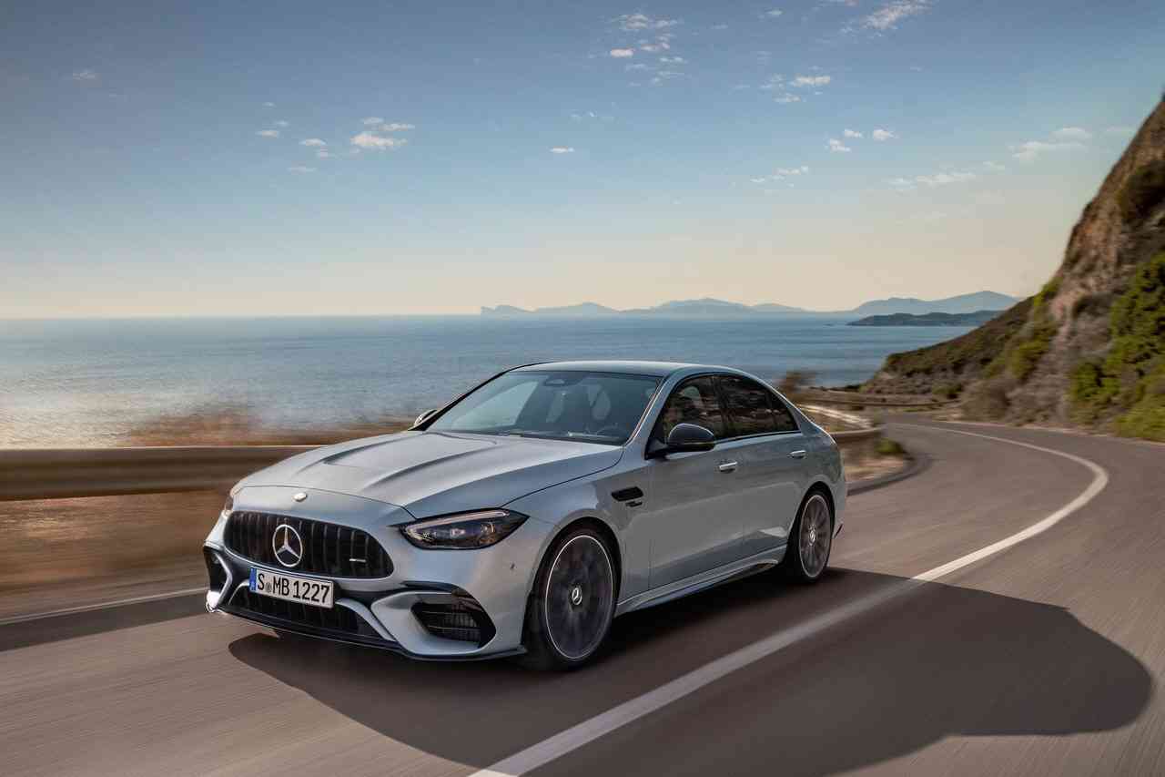 2023 메르세데스 벤츠 AMG C 63 S 퍼포먼스 썸네일