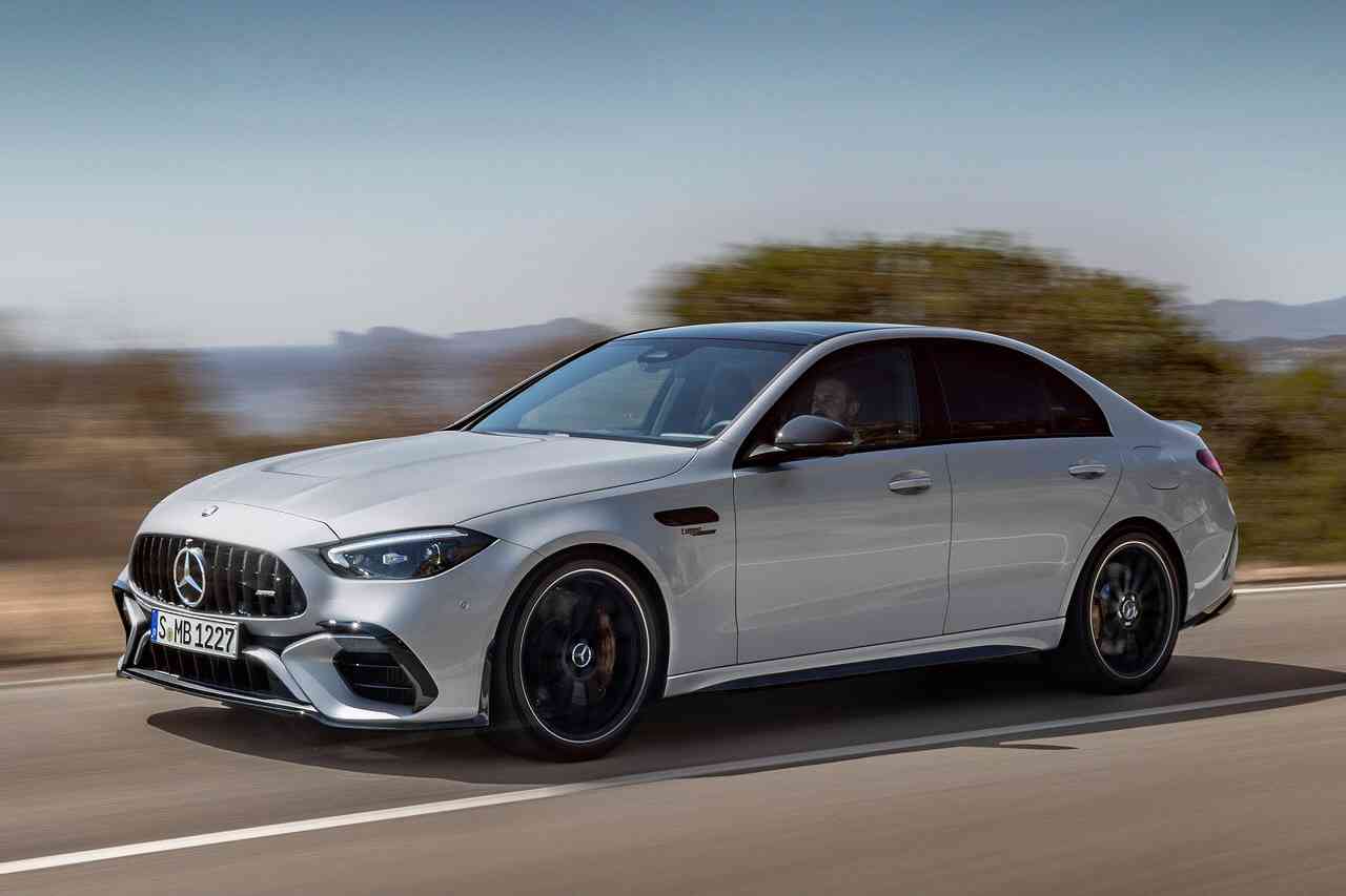 2023 메르세데스 벤츠 AMG C 63 S 퍼포먼스 썸네일