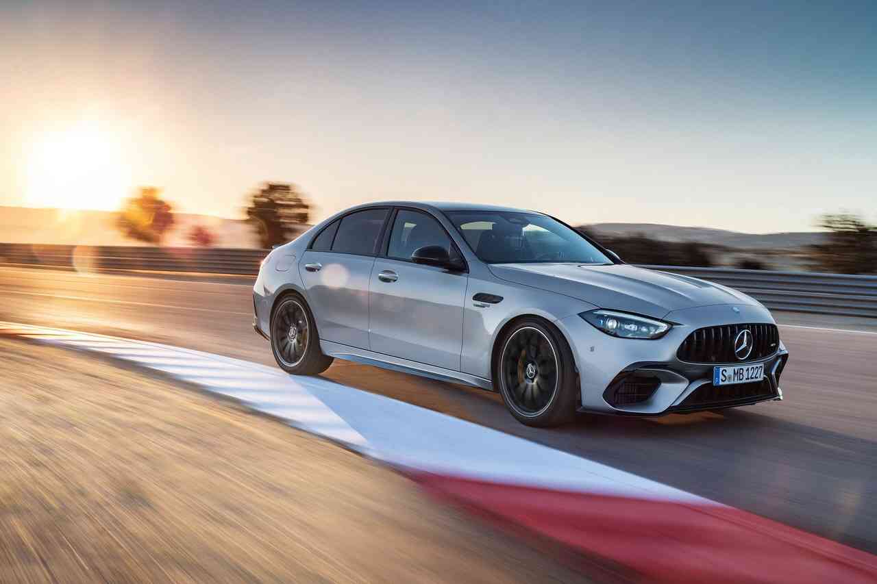 2023 메르세데스 벤츠 AMG C 63 S 퍼포먼스 썸네일