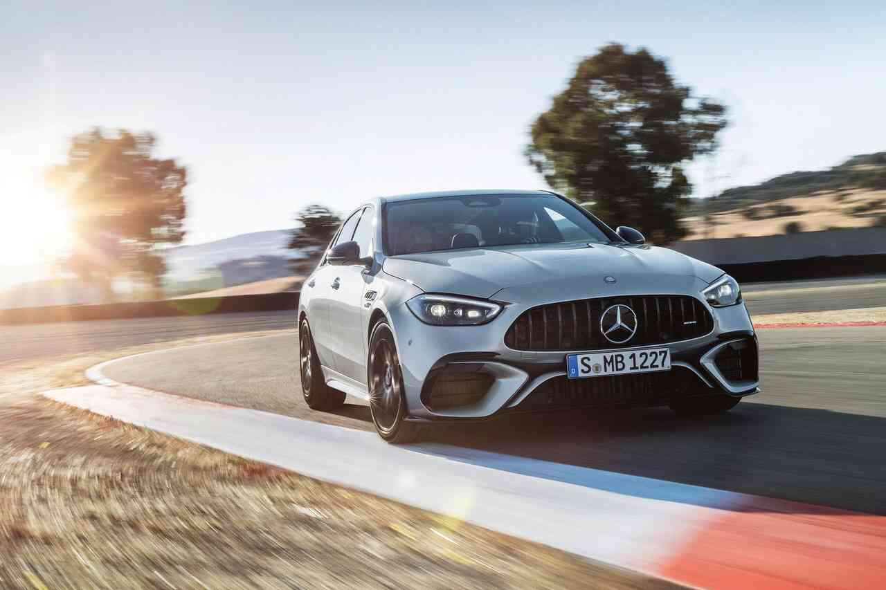 2023 메르세데스 벤츠 AMG C 63 S 퍼포먼스 썸네일