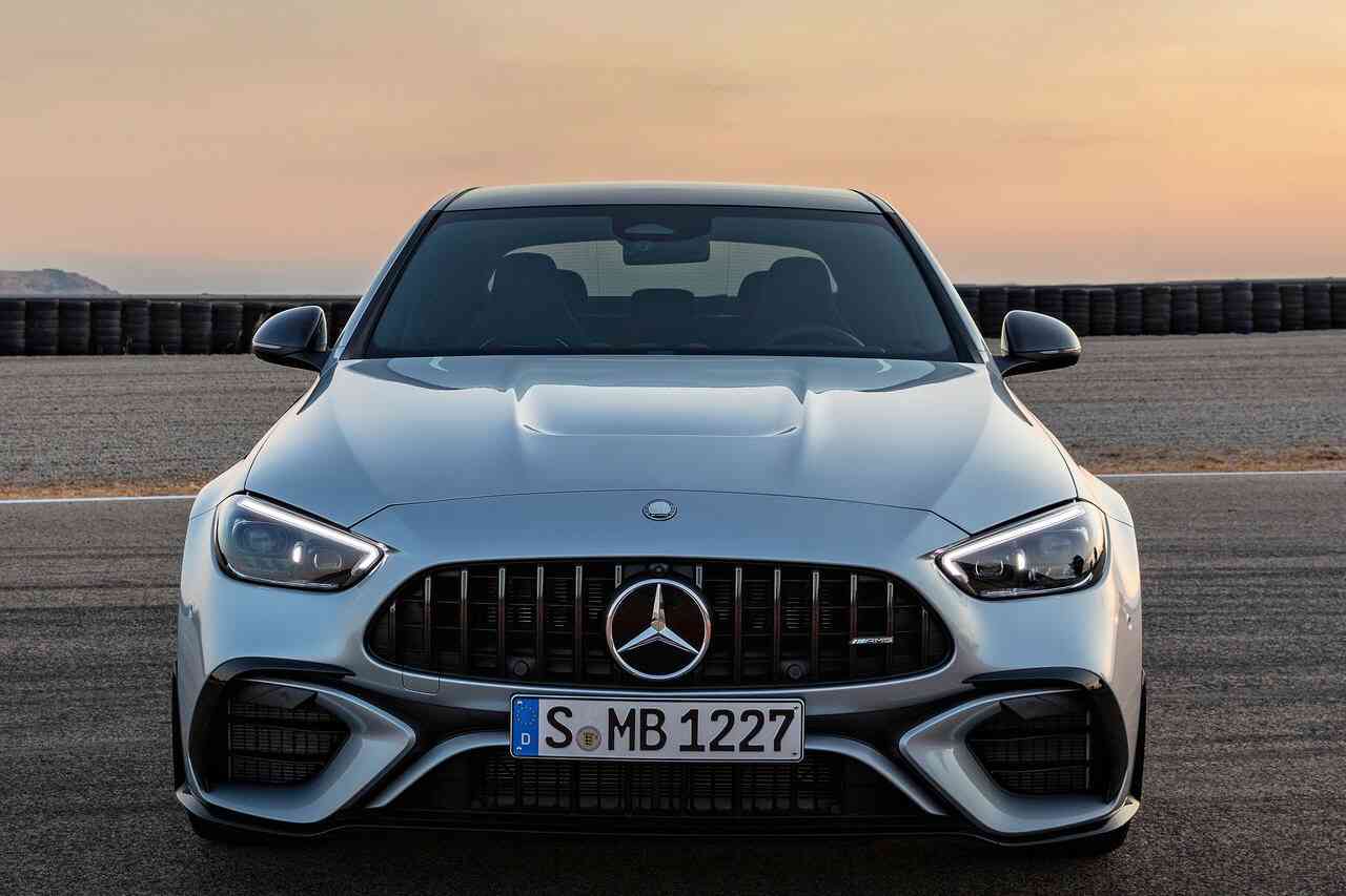 2023 메르세데스 벤츠 AMG C 63 S 퍼포먼스 썸네일