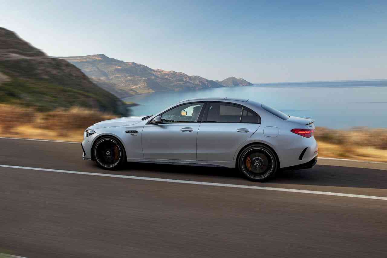 2023 메르세데스 벤츠 AMG C 63 S 퍼포먼스 썸네일