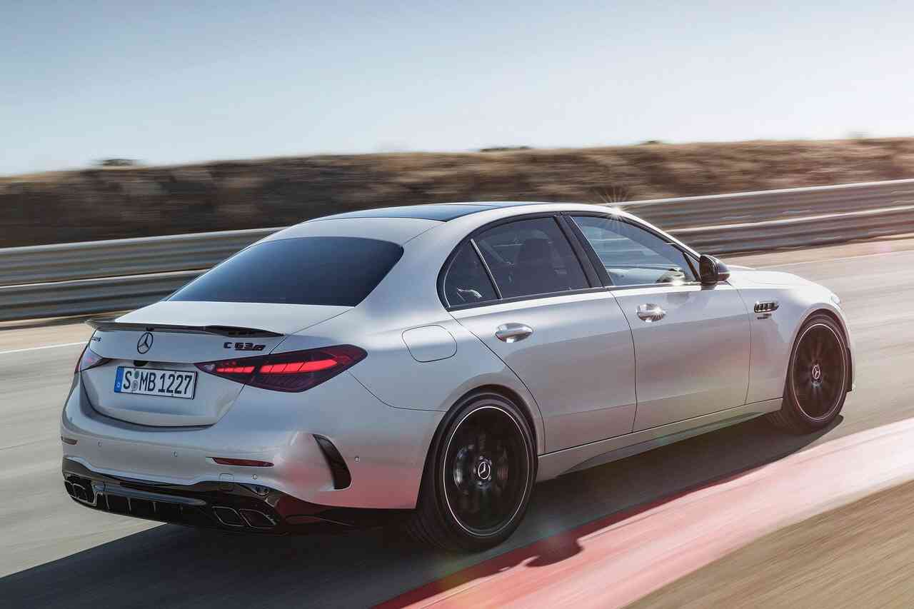 2023 메르세데스 벤츠 AMG C 63 S 퍼포먼스 썸네일
