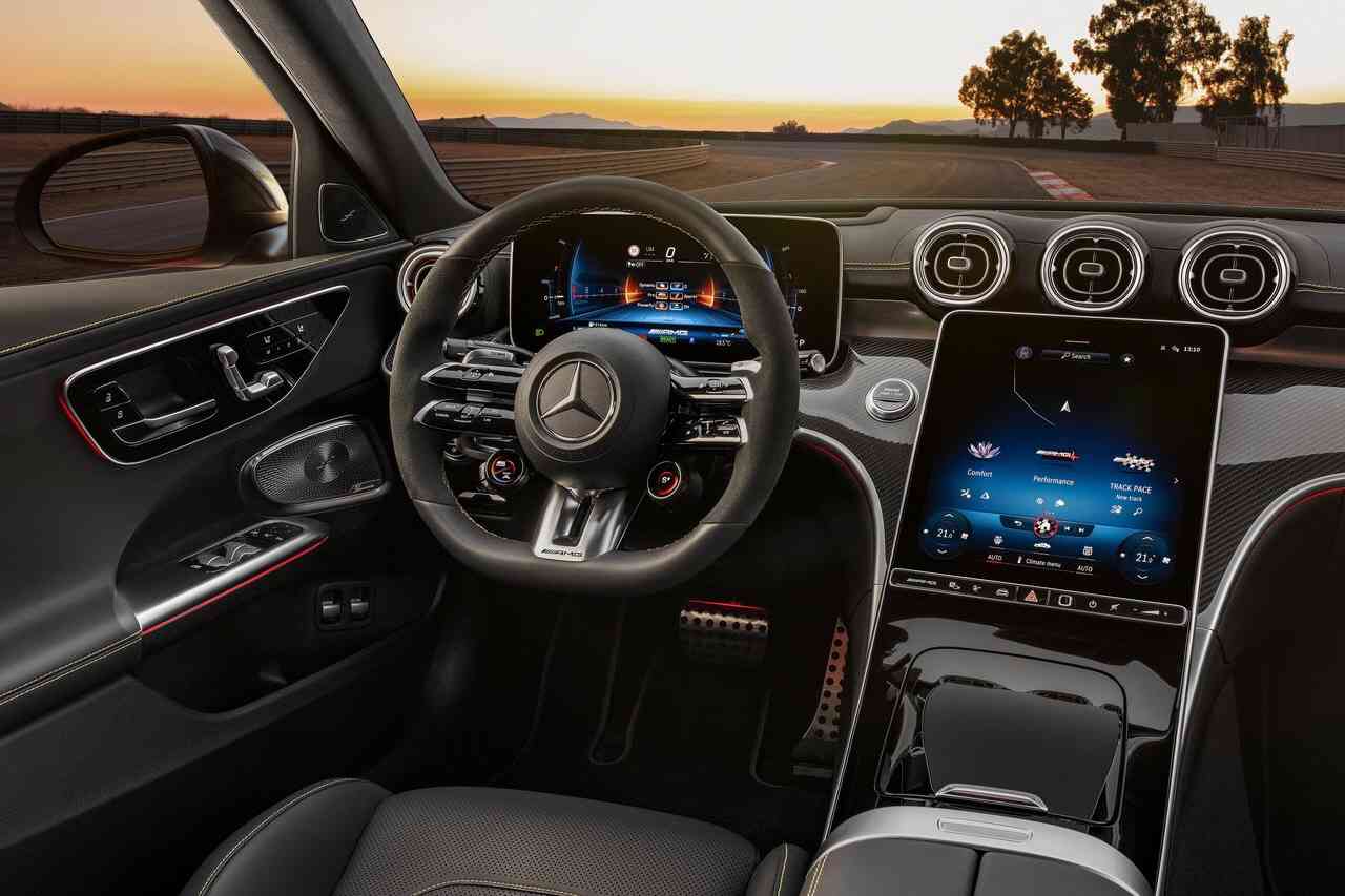 2023 메르세데스 벤츠 AMG C 63 S 퍼포먼스 썸네일