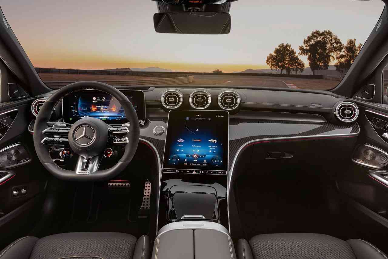 2023 메르세데스 벤츠 AMG C 63 S 퍼포먼스 썸네일