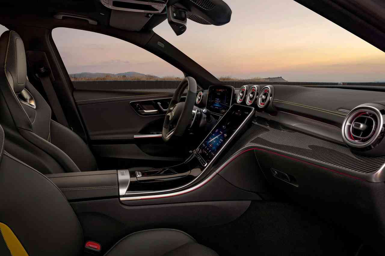 2023 메르세데스 벤츠 AMG C 63 S 퍼포먼스 썸네일