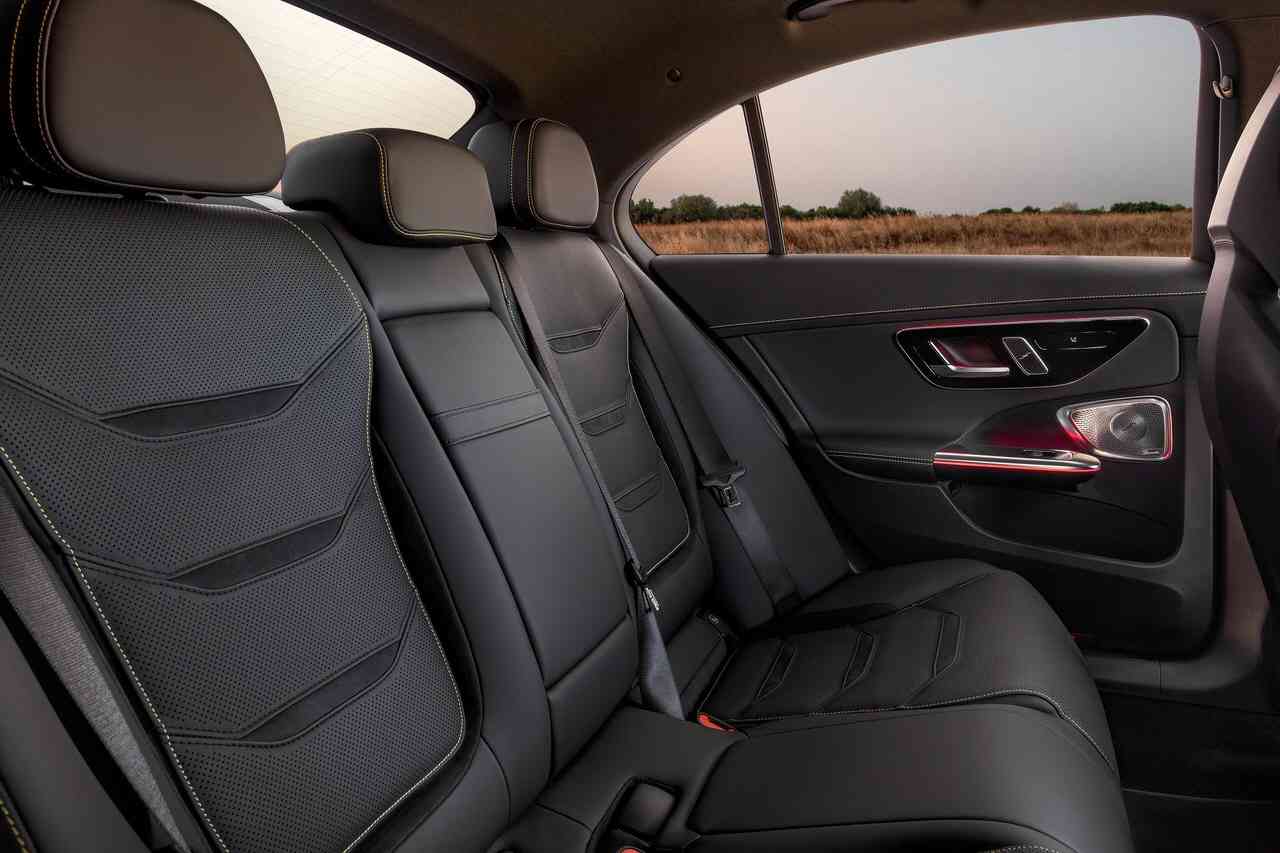 2023 메르세데스 벤츠 AMG C 63 S 퍼포먼스 썸네일