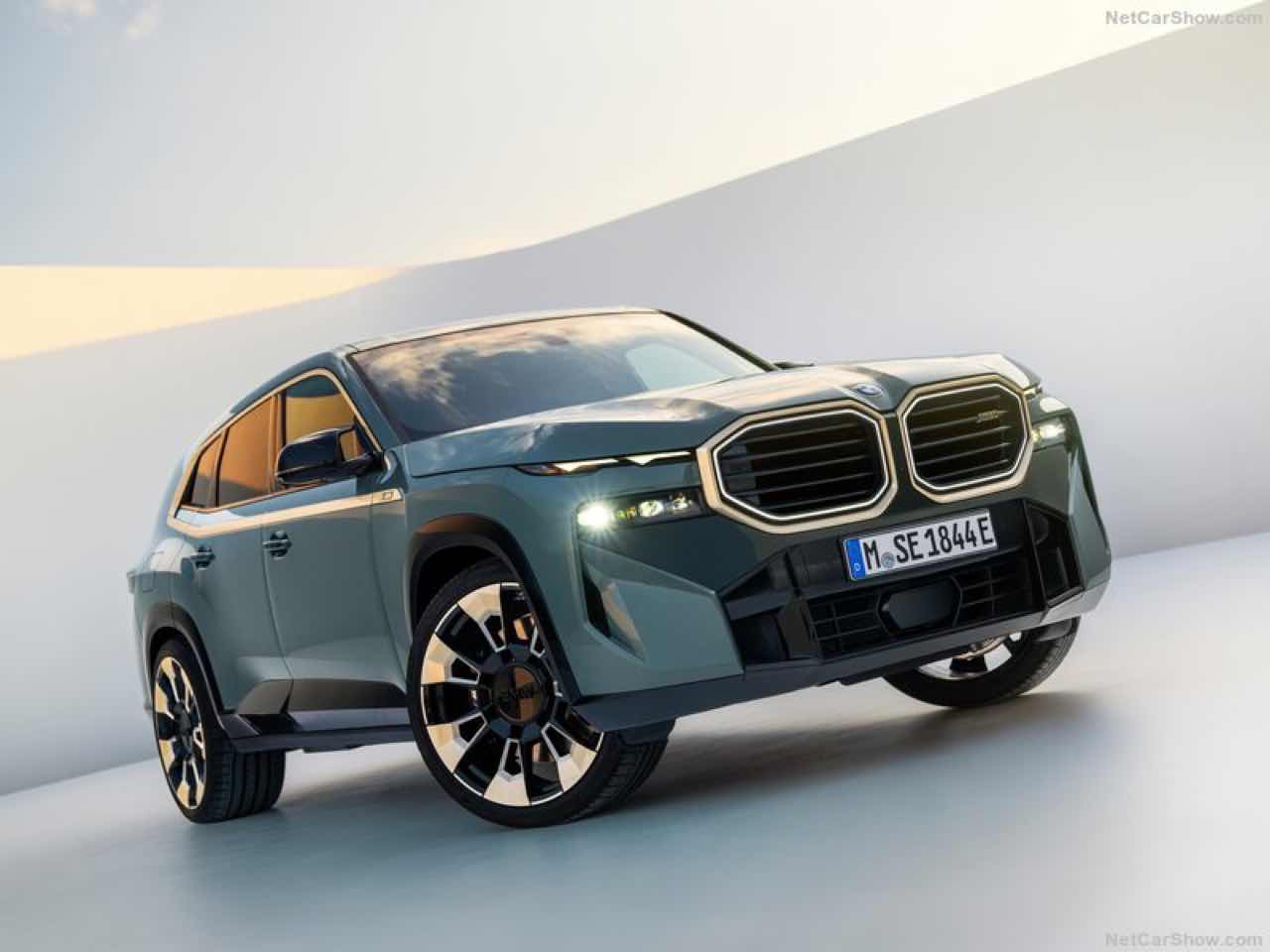 BMW SUV 끝판왕 X M 공개 썸네일