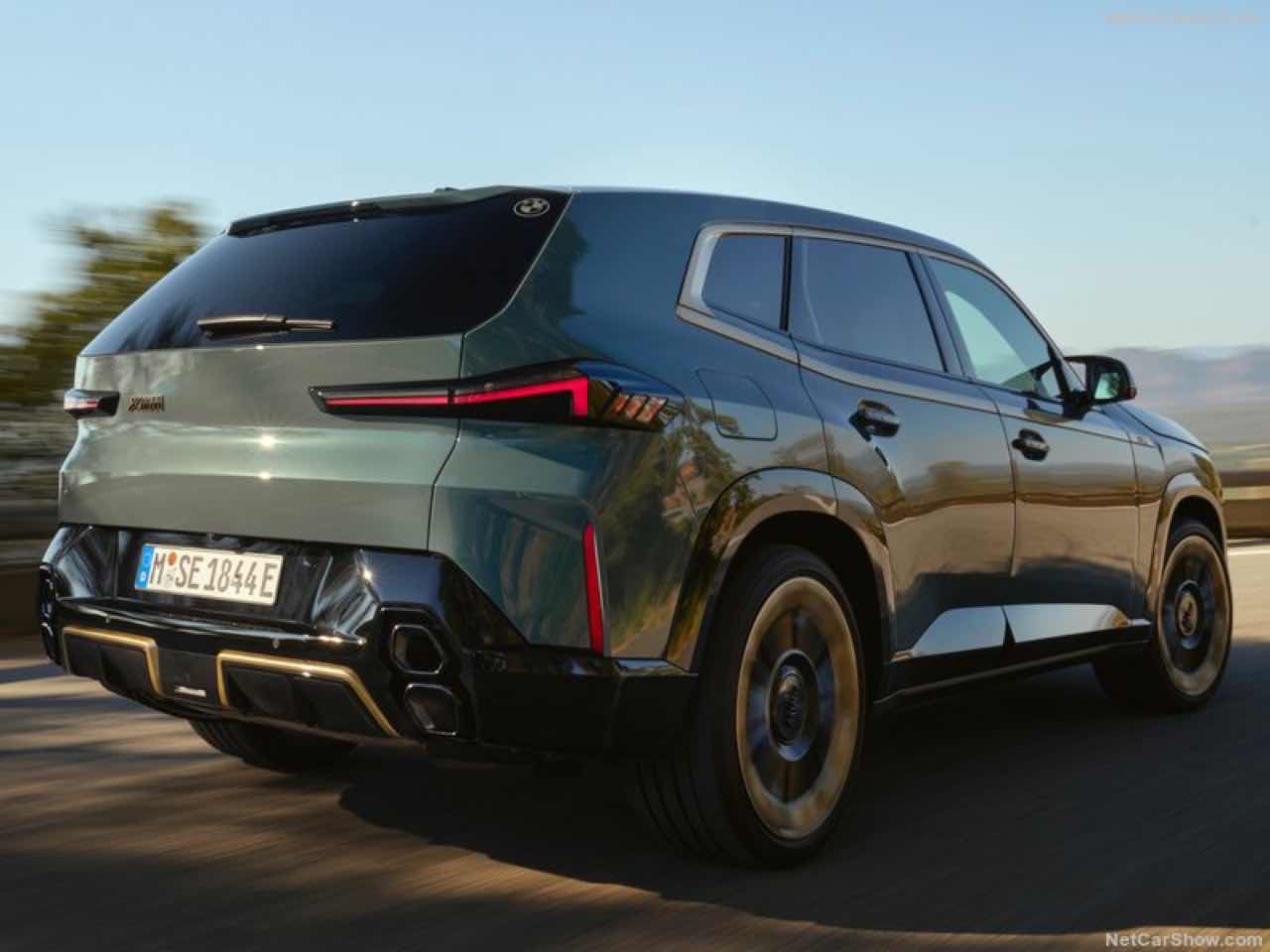 BMW SUV 끝판왕 X M 공개 썸네일
