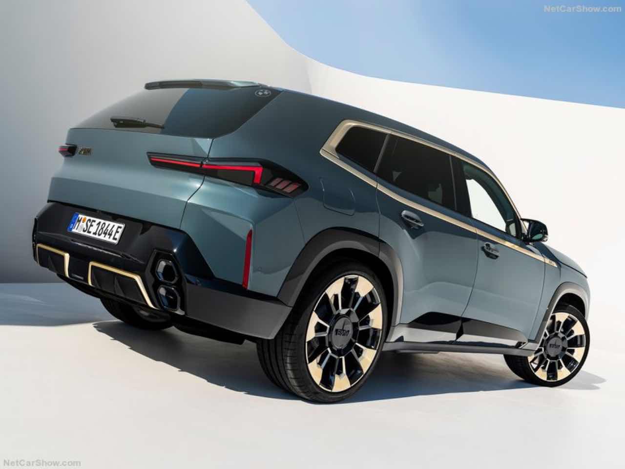 BMW SUV 끝판왕 X M 공개 썸네일