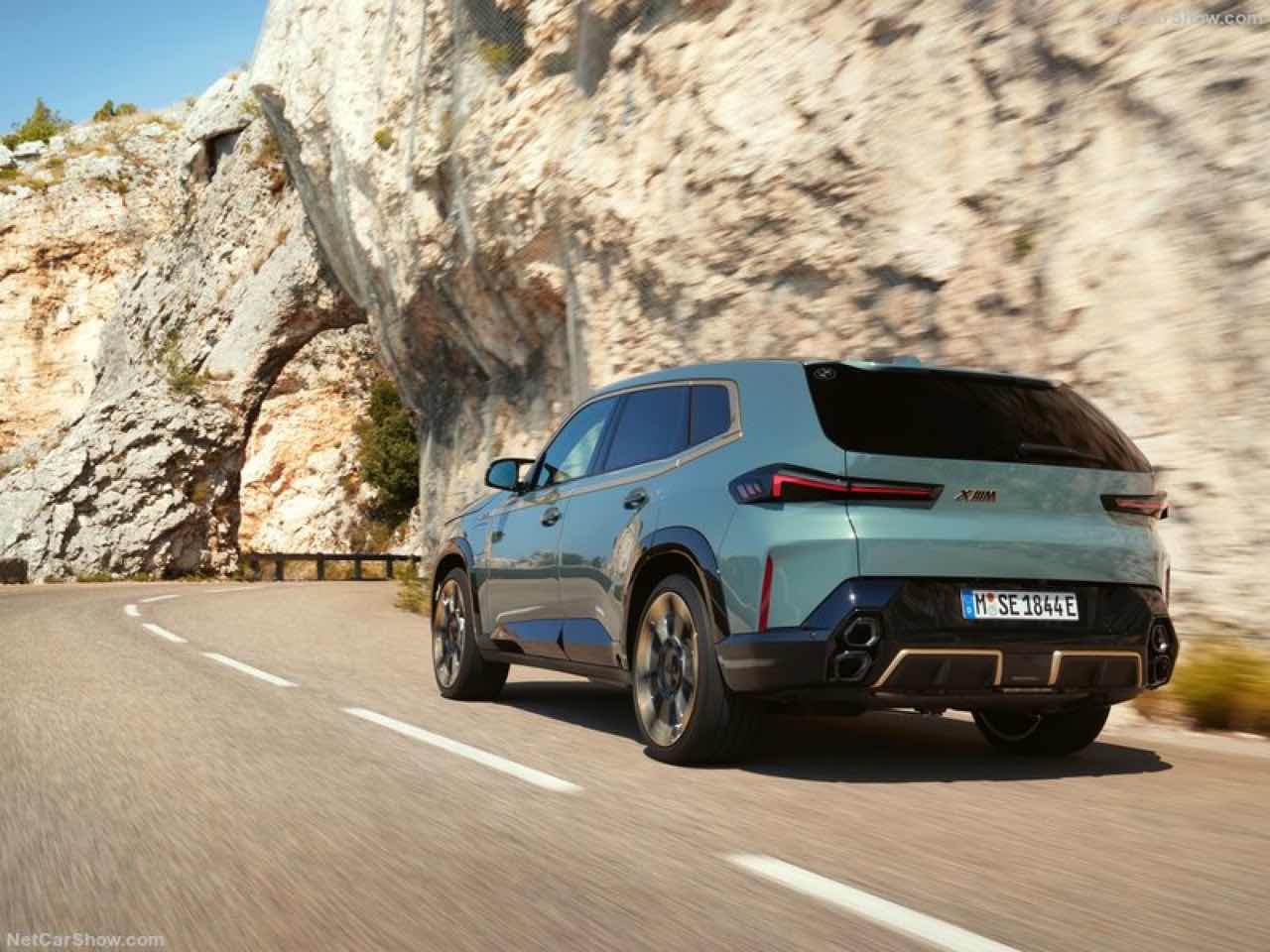 BMW SUV 끝판왕 X M 공개 썸네일