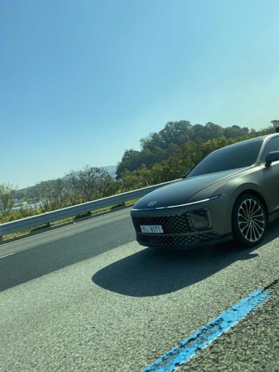 신형 그랜저 도로주행 사진  썸네일