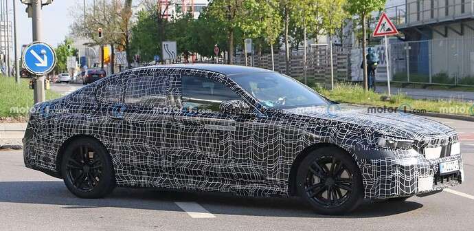<BMW 5시리즈 풀체인지 정보>  썸네일