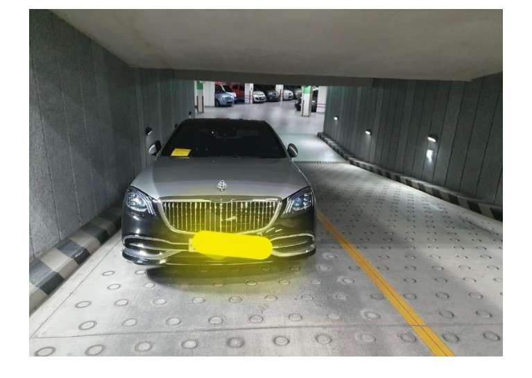 주차장 입구 막은 마이바흐 주차빌런 ㄷㄷ  썸네일