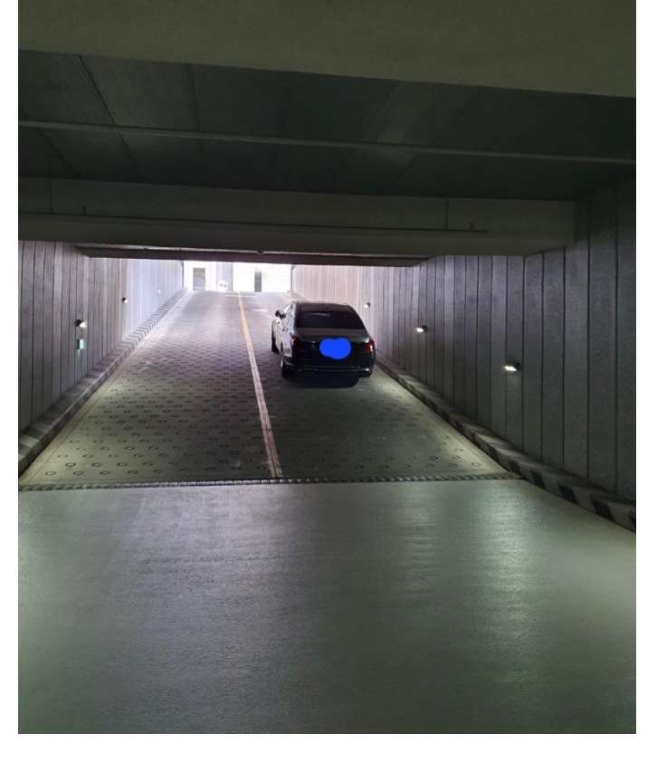 주차장 입구 막은 마이바흐 주차빌런 ㄷㄷ  썸네일