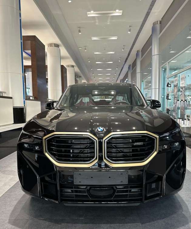 아랍은 BMW XM 출고 시작했나 보네요  썸네일