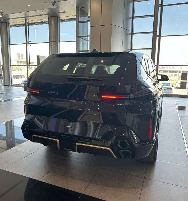 아랍은 BMW XM 출고 시작했나 보네요  썸네일