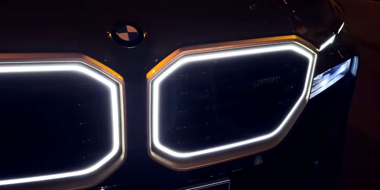 BMW XM 야간 존재감 미쳤네요 ;; 썸네일