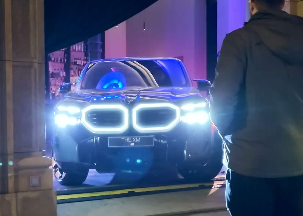 BMW XM 야간 존재감 미쳤네요 ;; 썸네일